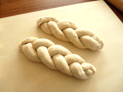 MKホームベーカリーレシピ　くるみ入り三つ編みパン