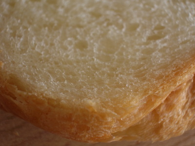 北海道産強力粉コンチェルトで焼いた食パン　外はカリカリ